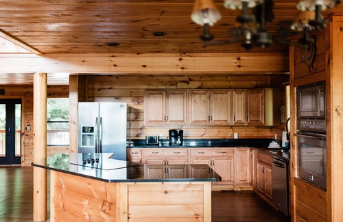 Wears Valley Cabin | NEWLY RENOVATED 4 br, Beautiful Views, Game Room, Theater Room, Sleeps 12
