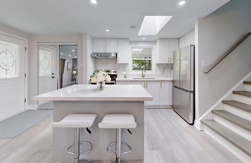 Waterloo House | Newly Renovated 4-bedroom single House near UW