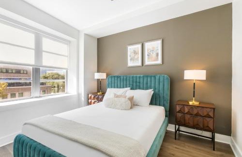 Central Business District Apartment | Newly Renovated 4-Bed Condo steps to French Quarter