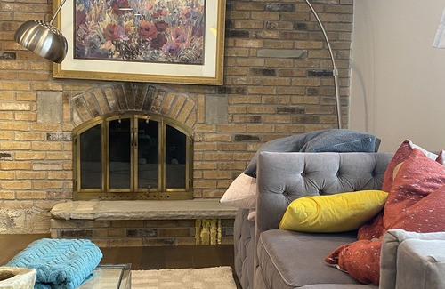 Innisfil House | Newly renovated 6 bedroom house for large group private acreage no neighbours
