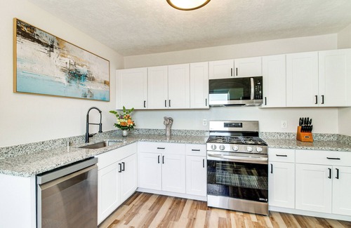 Albuquerque House | Newly Renovated Albuquerque Retreat w/Pool Table