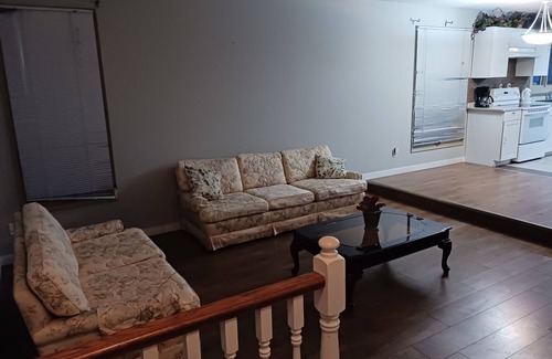 Southwest Calgary House | Newly renovated and fully furnished bungalow