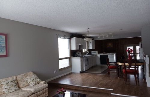 Southwest Calgary House | Newly renovated and fully furnished bungalow