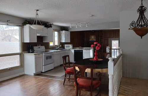 Southwest Calgary House | Newly renovated and fully furnished bungalow