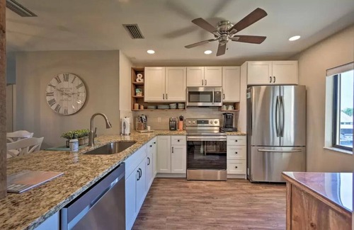Iona Condo | Newly Renovated and Near Beaches - Cinnamon Cove Gated Community