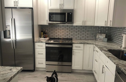 Iona Condo | Newly Renovated and Near BeachesnCinnamon Cove Gated Community
