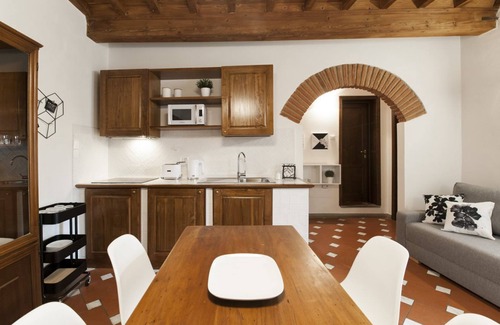 Sant' Ambrogio Apartment | Newly renovated apartment in contemporary style with design details ideal for 5 people.