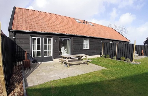 Hollum Apartment | Newly renovated apartments on large grounds