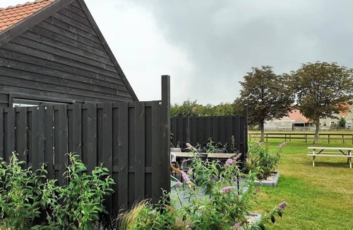 Hollum Apartment | Newly renovated apartments on large grounds