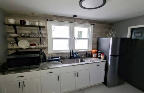 Mosby Apartment | Newly Renovated Apt. Minutes to Downtown Richmond