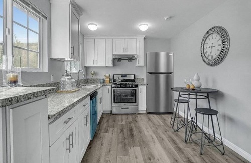 Arcadia House | NEWLY Renovated Arcadia Home | Queen Bed 3BR/2.5BA