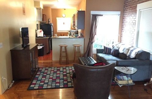 Oakland Condo | Newly Renovated Artist Loft in Historic Building Near ~BART~