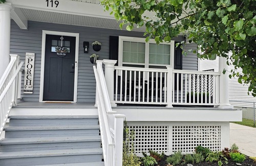 Atlantic City House | NEWLY RENOVATED! Bungalow Retreat 5 minutes from Theme Park and Beach