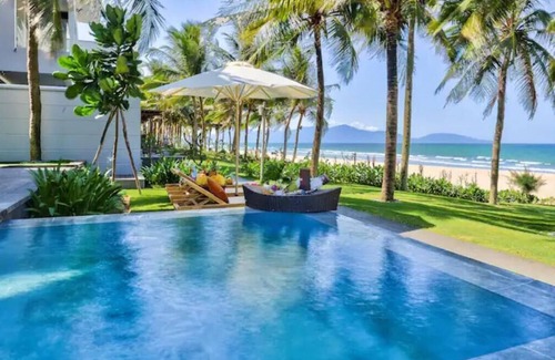 Ngu Hanh Son House | Newly Renovated Beachfront Villann