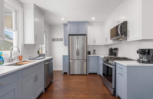 Devon House | Newly renovated beach house!