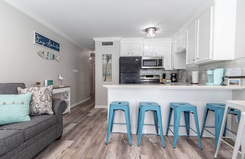 Galveston Condo | Newly renovated beautiful Oceanfront Oasis with direct beach access! HEATED POOL