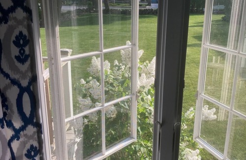 Rockport House | Newly renovated! Beautiful private cottage in quiet area near Old Garden Beach.