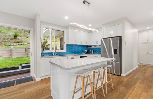 Hyams Beach House | Newly Renovated - Bush Retreat by the Beach