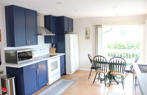 Canyon Heights House | Newly renovated 3BD 2 Bath, Spacious with lots of light!nn