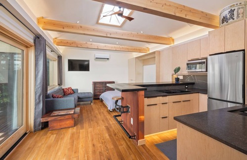 Corvallis Apartment | Newly renovated carriage house/studio in downtown Corvallis by The Tachibana