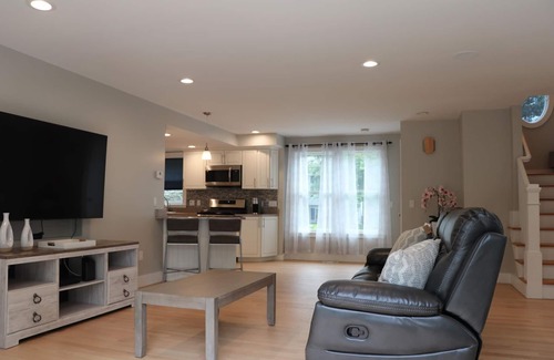 Narragansett House | Newly renovated close to local beaches with Central A/C