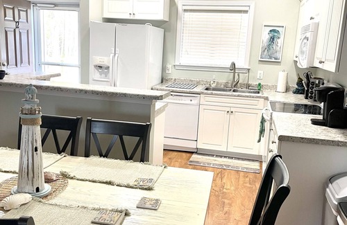 Southport Condo | Newly renovated, clean & spacious condo