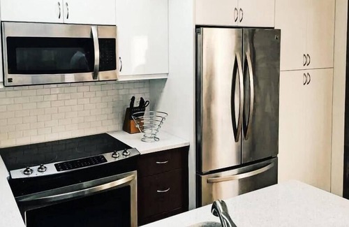 Melrose Apartment | Newly Renovated Condo + Pool: Minutes to Downtown