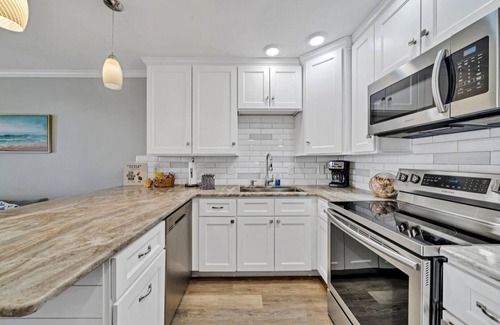 Crystal Beach Condo | Newly Renovated Condo with Beach Views. Sleep 6 in comfortable beds.