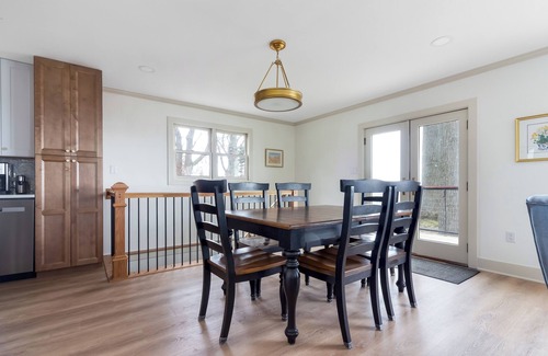 Fennville House | Newly-Renovated Cottage Overlooking Lake Michigan!