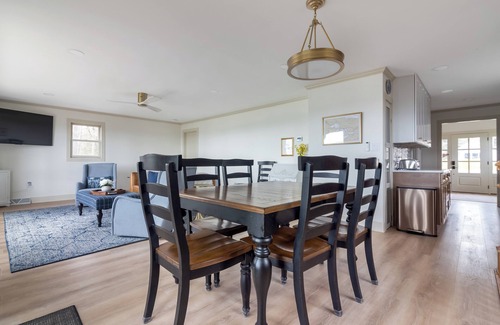 Fennville House | Newly-Renovated Cottage Overlooking Lake Michigan!