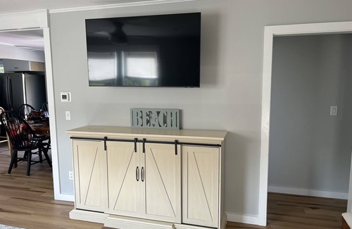 Misquamicut Cottage | Newly renovated cottage walking distance to the beach!