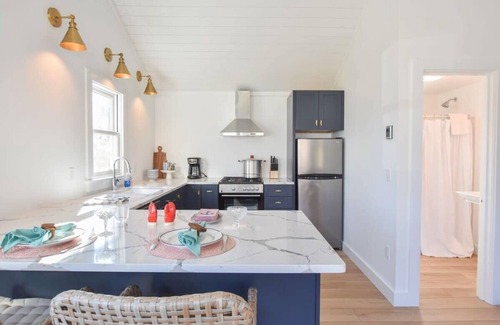 Eastham House | Newly Renovated Cottage on Town Cove!