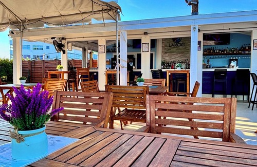 Williams Town Condo | Newly renovated cozy 1-bedroom beachfront condo in Freeport