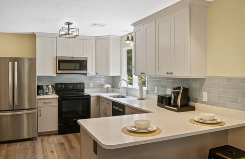 Centerville House | Newly Renovated: Cul-De-Sac/Private-Yard/AC/Outdoor Shower/WIFI/BEACH-PASS
