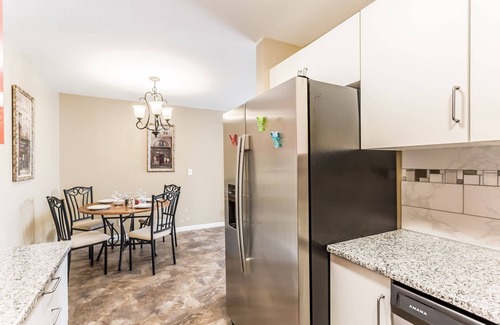 Overland Park House | Newly renovated duplex for up to 8 people - adjoining unit #1