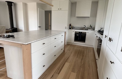 Barwon Heads Villa | Newly renovated delight, a beautiful outlook & walking distance to all amenities