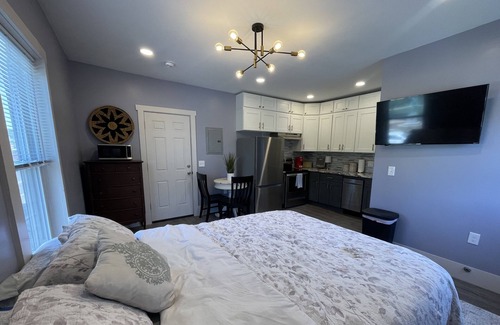 Corey Square Apartment | Newly renovated downtown Studio