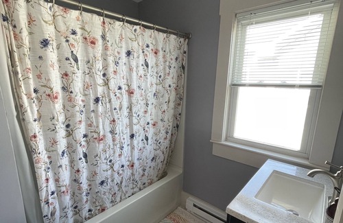 Corey Square Apartment | Newly renovated downtown Studio