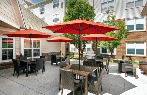 Meridian House | Newly Renovated Extended-Stay hotel in Englewood
