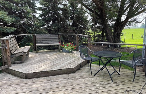 Brookston House | Newly renovated farmhouse in beautiful country setting close to Purdue