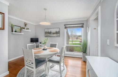 Acme House | Newly Renovated Fore Seasons