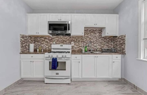 North Buffalo House | Newly Renovated G. Floor House:3 Bedrooms with Living Dining & Large Kitchen