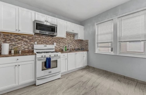 North Buffalo House | Newly Renovated G. Floor House:3 Bedrooms with Living Dining & Large Kitchen