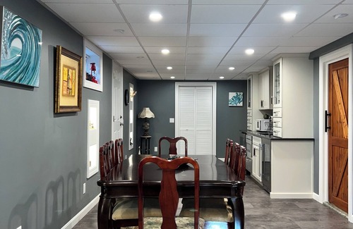 East Harwich House | Newly Renovated Guest House For 10 Near The Beach!