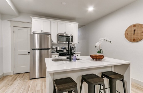 Corridor South House | Newly Renovated half duplex, great location in OKC