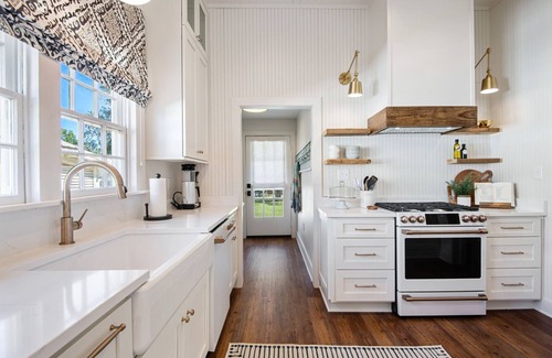Old Town Cottage | Newly Renovated Historic Cottage in Olde Town BSL-One Block from Beach & Dining