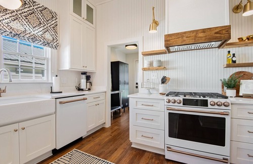 Old Town Cottage | Newly Renovated Historic Cottage in Olde Town BSL-One Block from Beach & Dining