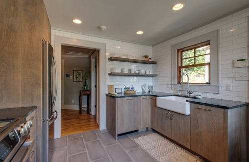 Brevard House | Newly renovated historic 1940s, 2 bedroom bungalow located in Downtown Brevard.