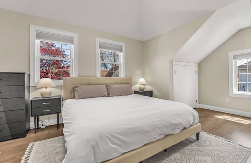 Devon House | Newly Renovated Home Minutes From The Beach & More
