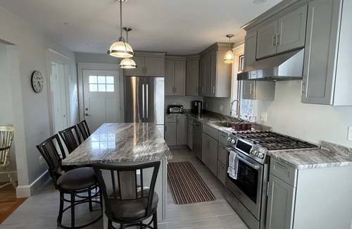 Fifth Ward House | Newly renovated home. Minutes walk to Newport harbor!